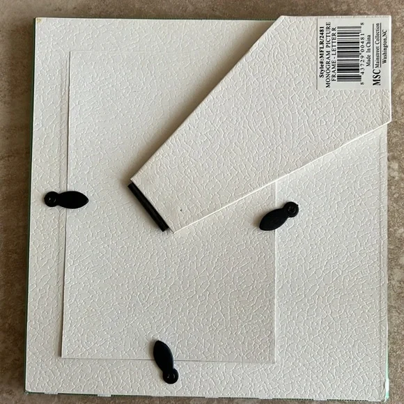 Monogram initial R picture frame - Picture 9 of 9